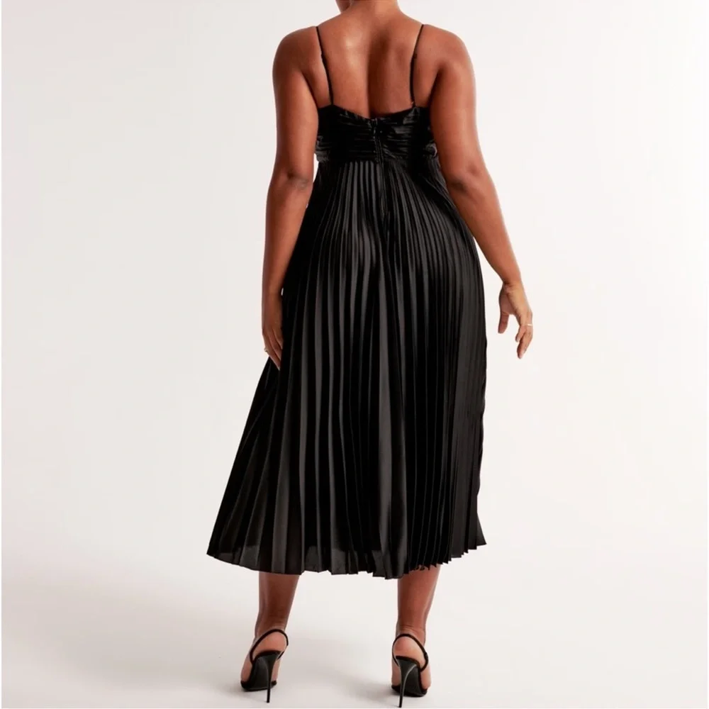 Abercrombie & Fitch Elegant Black Pleated Maxi Dress size XXS